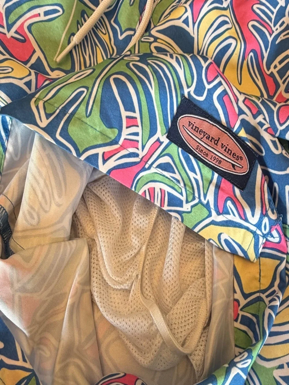 Vineyard Vines Chappy Colorful Tropical Leaves Swim Trunks, Lined, Size XS